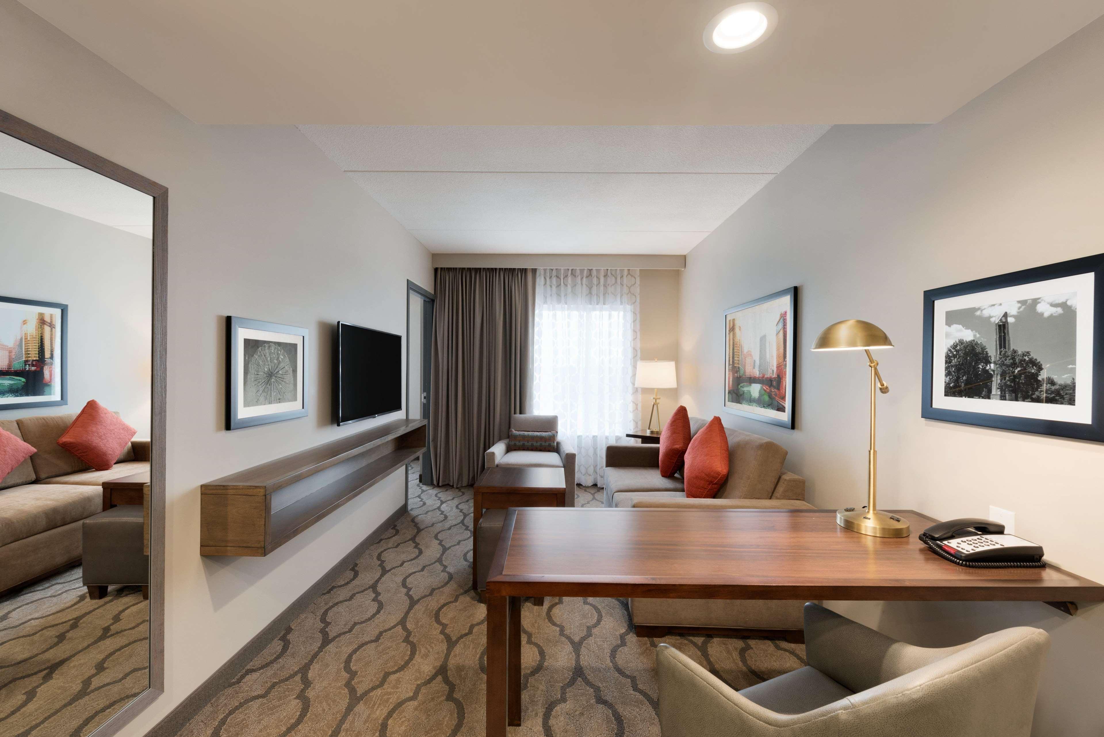 Embassy Suites By Hilton Chicago Naperville Exterior foto