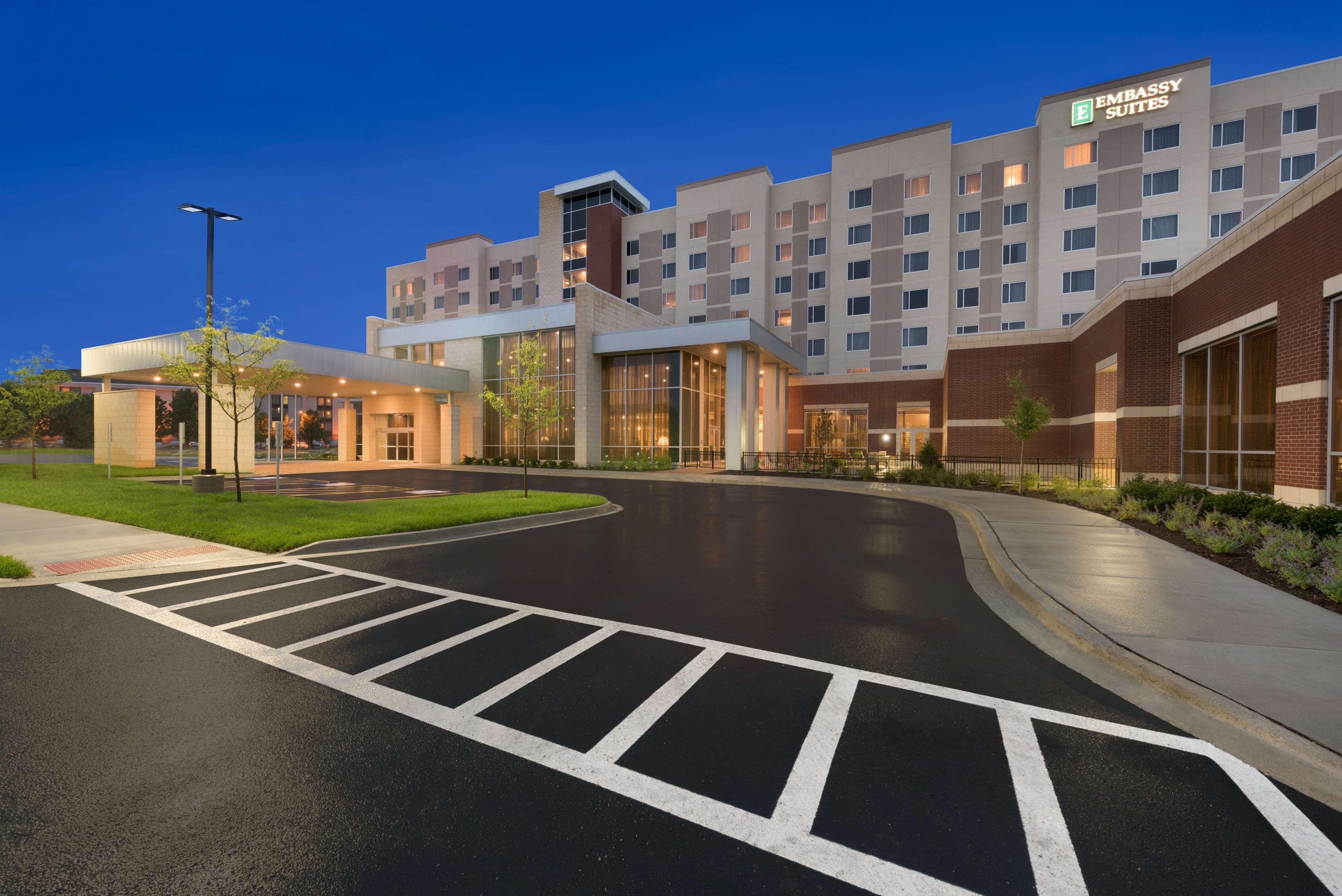 Embassy Suites By Hilton Chicago Naperville Exterior foto